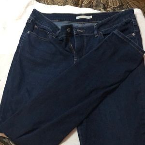 711 Levi’s dark denim jeans
